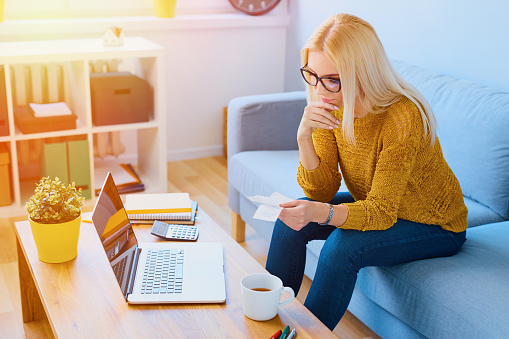 woman at laptop