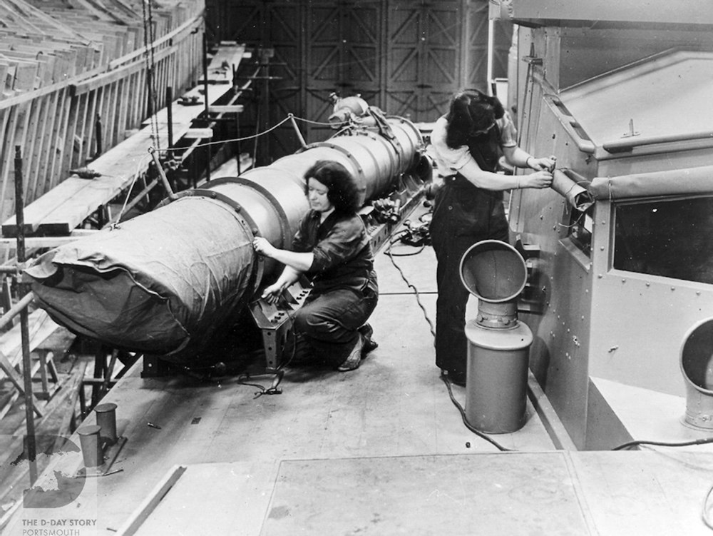 Women working on a torpedo boat